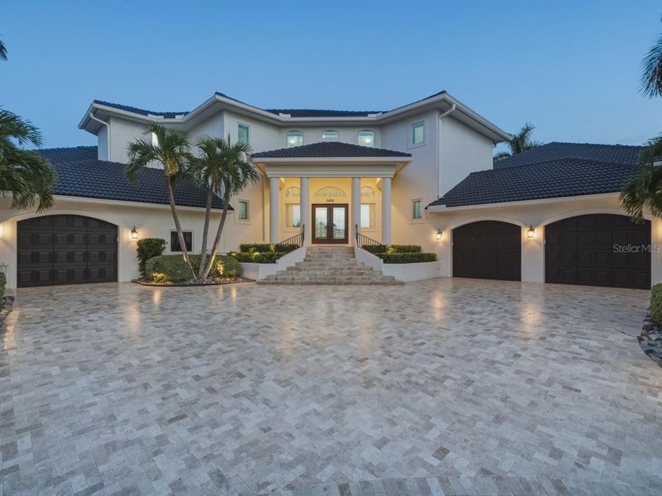 На продажу: $7,000,000 (4 спален, 4 ванн, 5938 Квадратных фут)