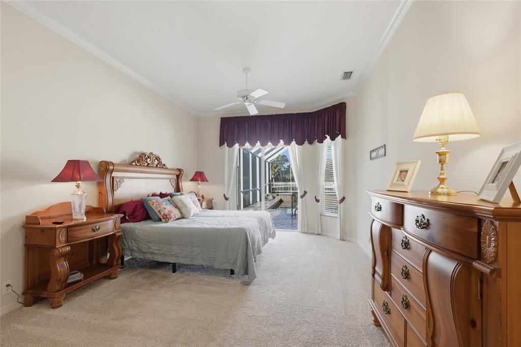En Venta: $675,000 (4 camas, 3 baños, 3048 Pies cuadrados)