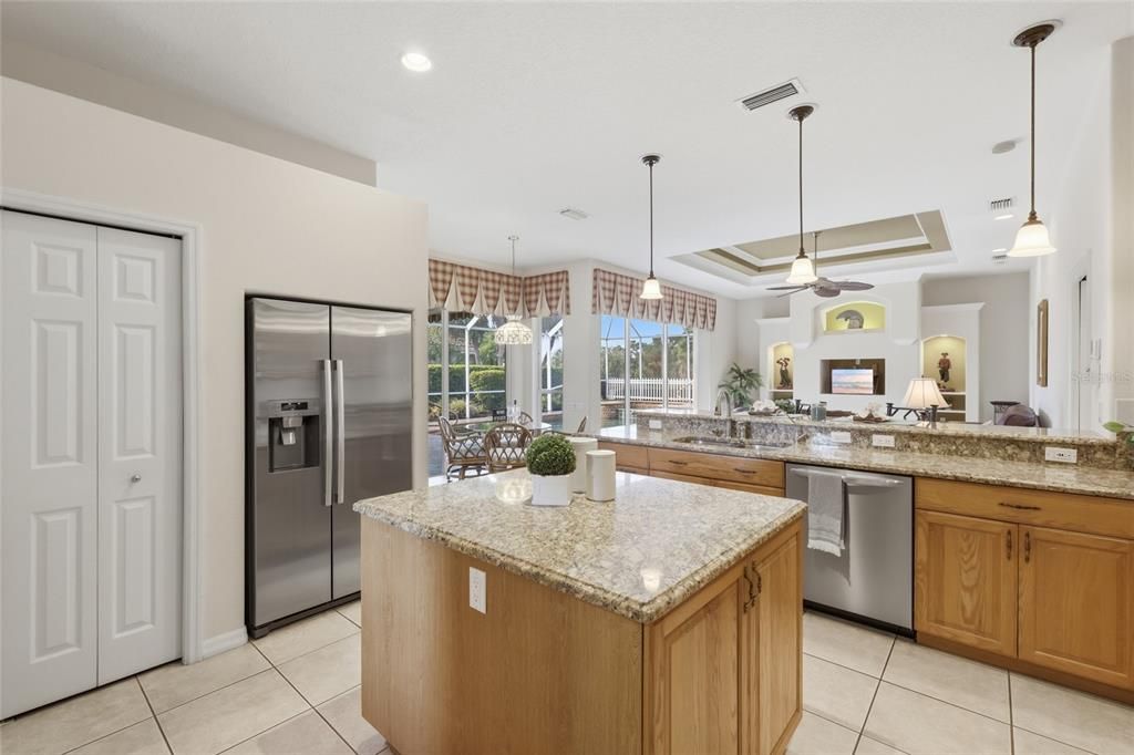 En Venta: $675,000 (4 camas, 3 baños, 3048 Pies cuadrados)
