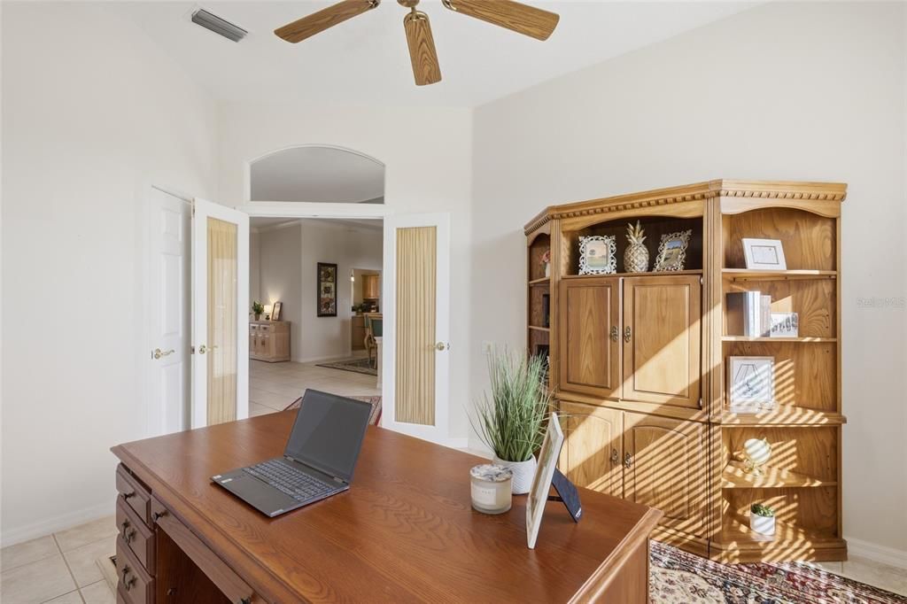 En Venta: $675,000 (4 camas, 3 baños, 3048 Pies cuadrados)