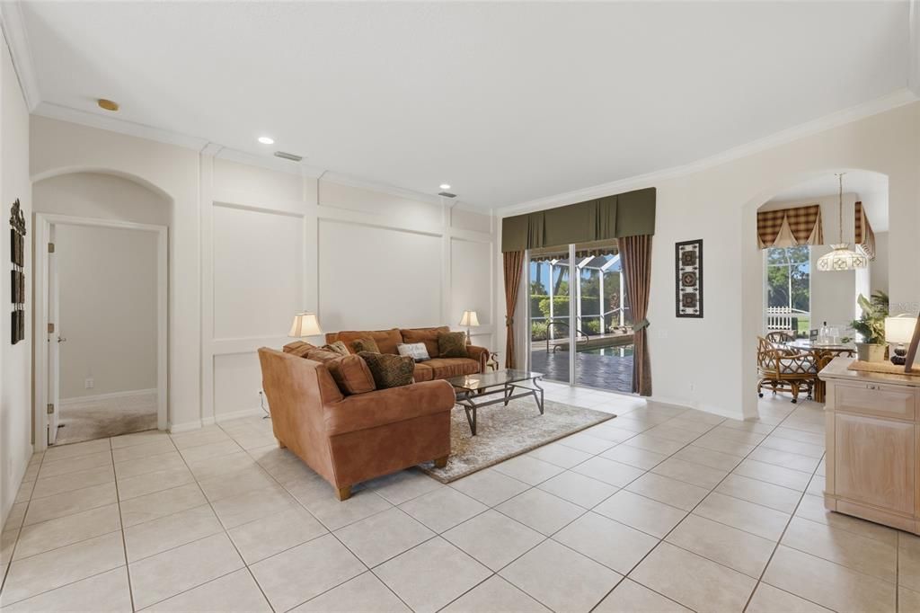 En Venta: $675,000 (4 camas, 3 baños, 3048 Pies cuadrados)