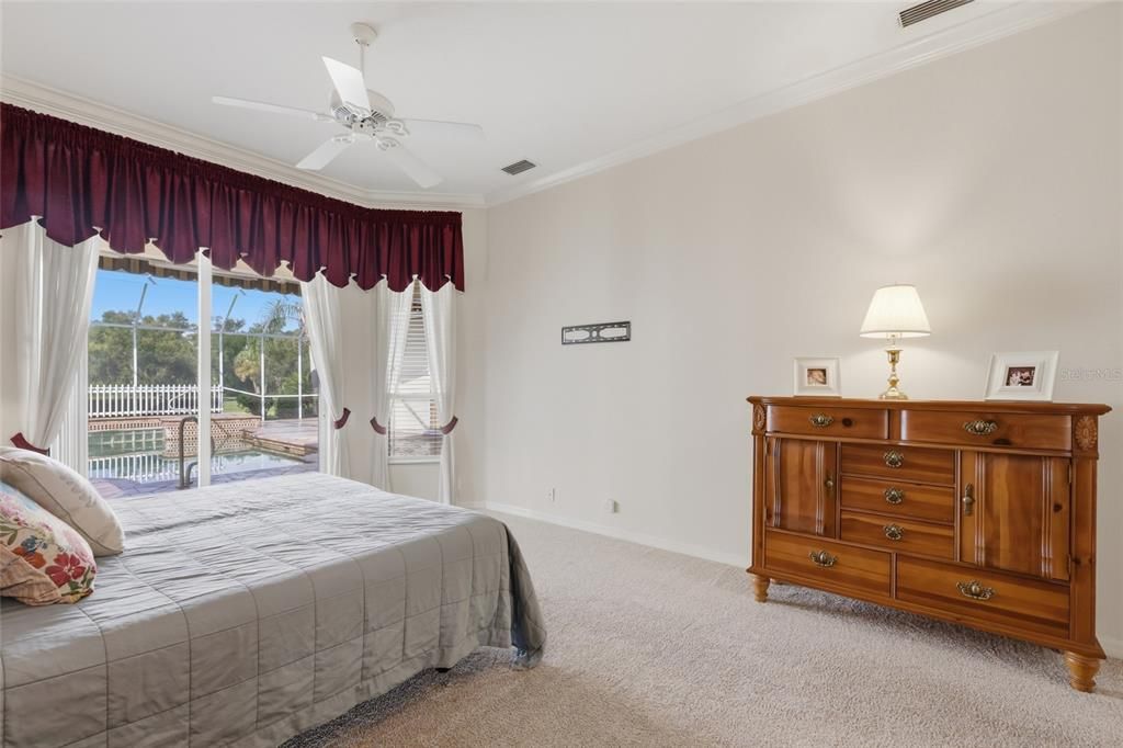 En Venta: $675,000 (4 camas, 3 baños, 3048 Pies cuadrados)