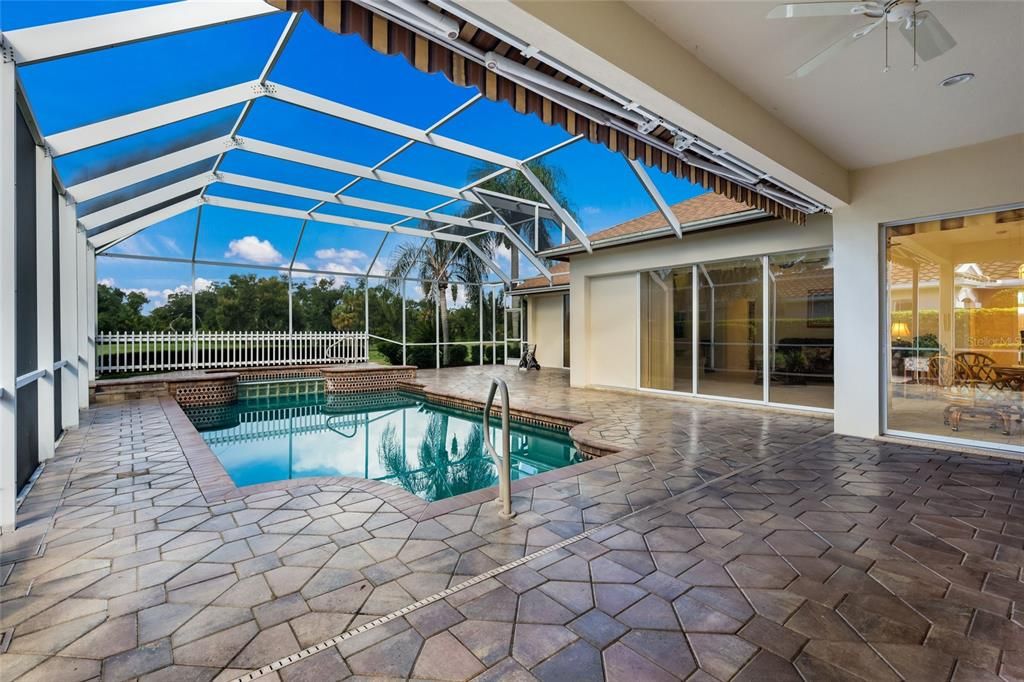En Venta: $675,000 (4 camas, 3 baños, 3048 Pies cuadrados)