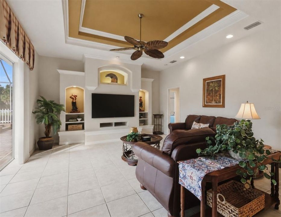 En Venta: $675,000 (4 camas, 3 baños, 3048 Pies cuadrados)