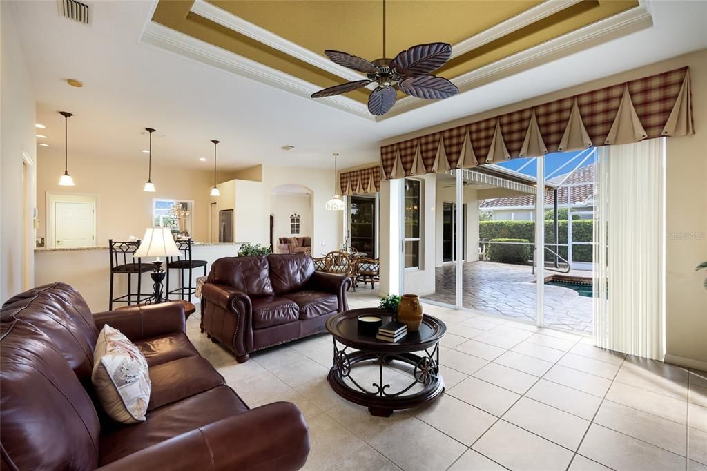 En Venta: $675,000 (4 camas, 3 baños, 3048 Pies cuadrados)