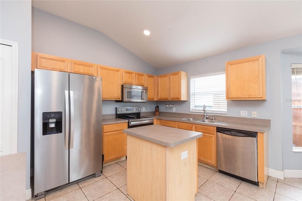 En Venta: $375,000 (3 camas, 2 baños, 1717 Pies cuadrados)