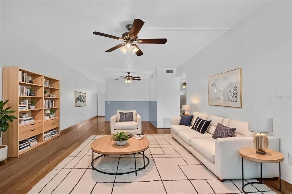 For Sale: $149,900 (2 beds, 2 baths, 1100 Square Feet)