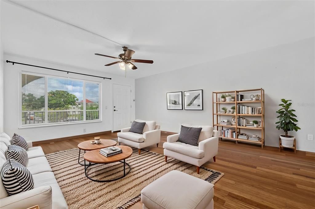 For Sale: $149,900 (2 beds, 2 baths, 1100 Square Feet)