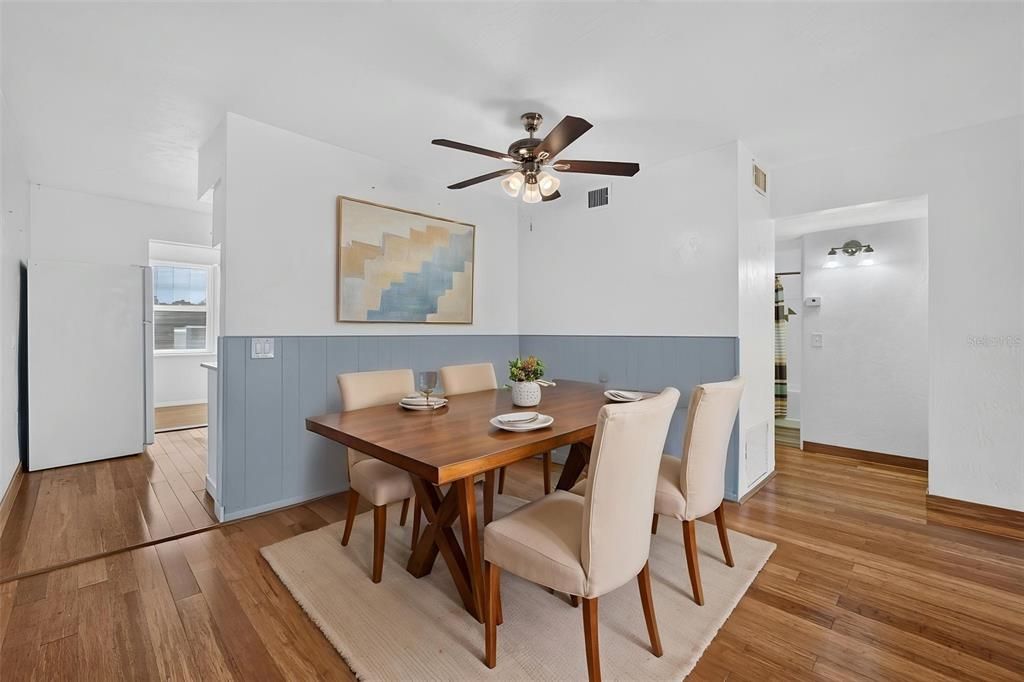 For Sale: $149,900 (2 beds, 2 baths, 1100 Square Feet)