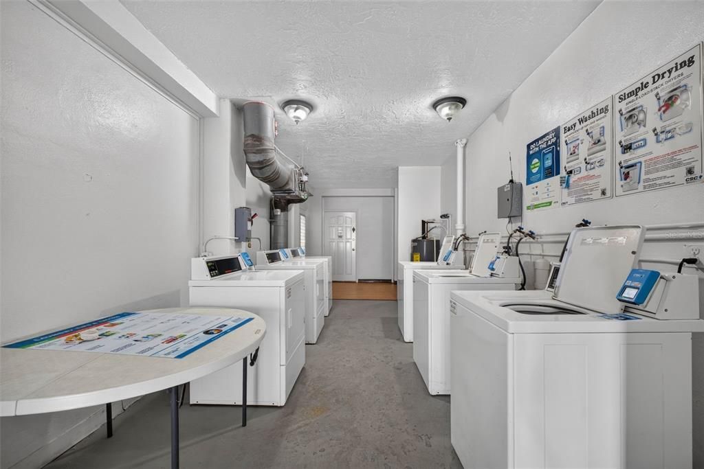 For Sale: $149,900 (2 beds, 2 baths, 1100 Square Feet)