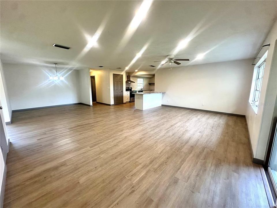 En Renta: $1,800 (3 camas, 2 baños, 1856 Pies cuadrados)