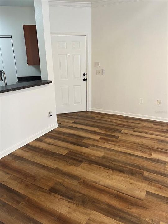 For Rent: $1,600 (1 beds, 1 baths, 750 Square Feet)
