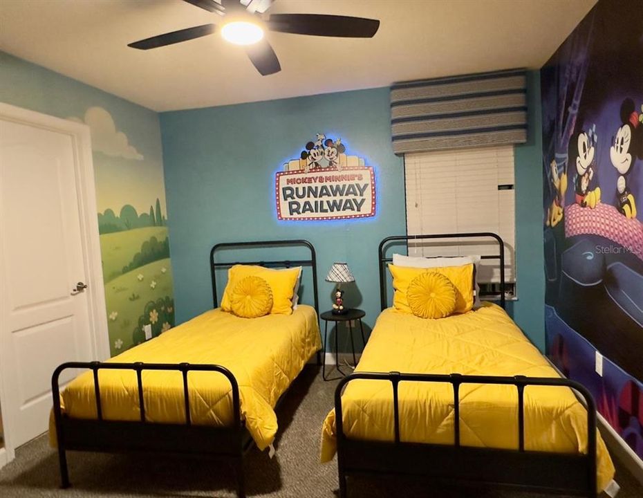 For Sale: $515,000 (6 beds, 6 baths, 3063 Square Feet)