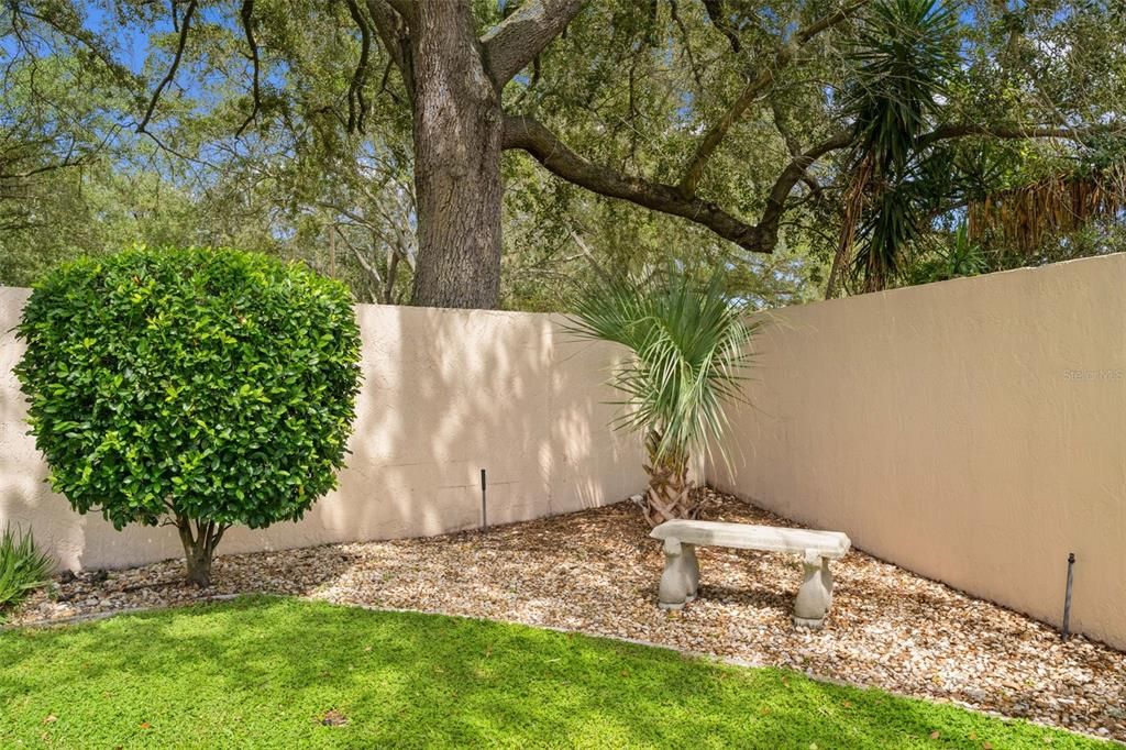 For Sale: $269,000 (2 beds, 1 baths, 1040 Square Feet)