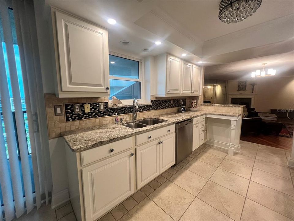For Rent: $4,750 (3 beds, 3 baths, 1970 Square Feet)