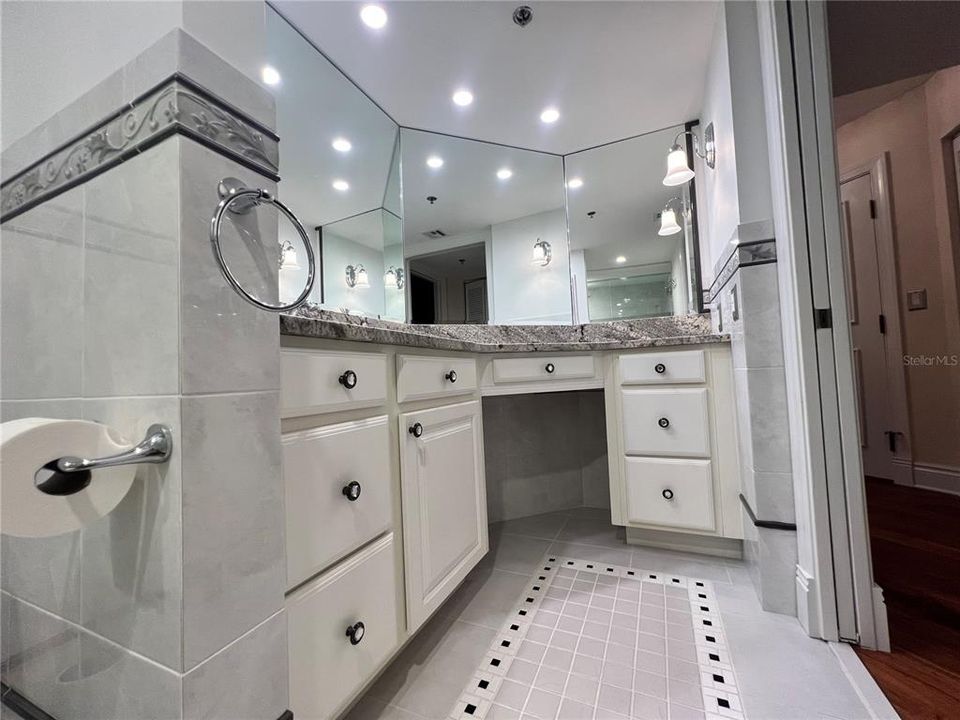 For Rent: $4,750 (3 beds, 3 baths, 1970 Square Feet)
