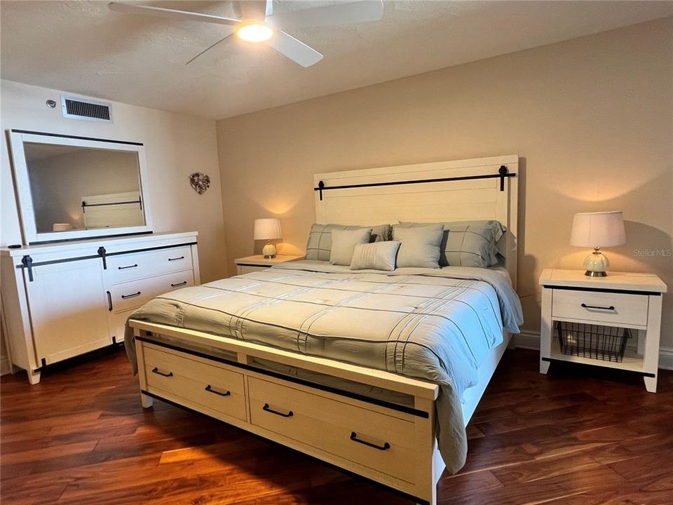 For Rent: $4,750 (3 beds, 3 baths, 1970 Square Feet)