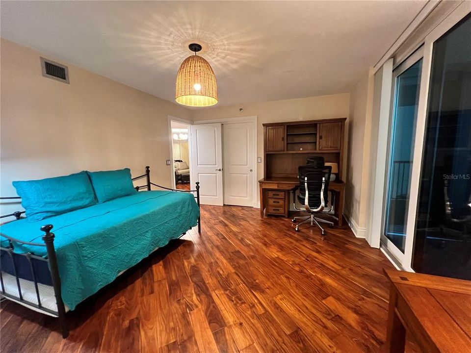 For Rent: $4,750 (3 beds, 3 baths, 1970 Square Feet)