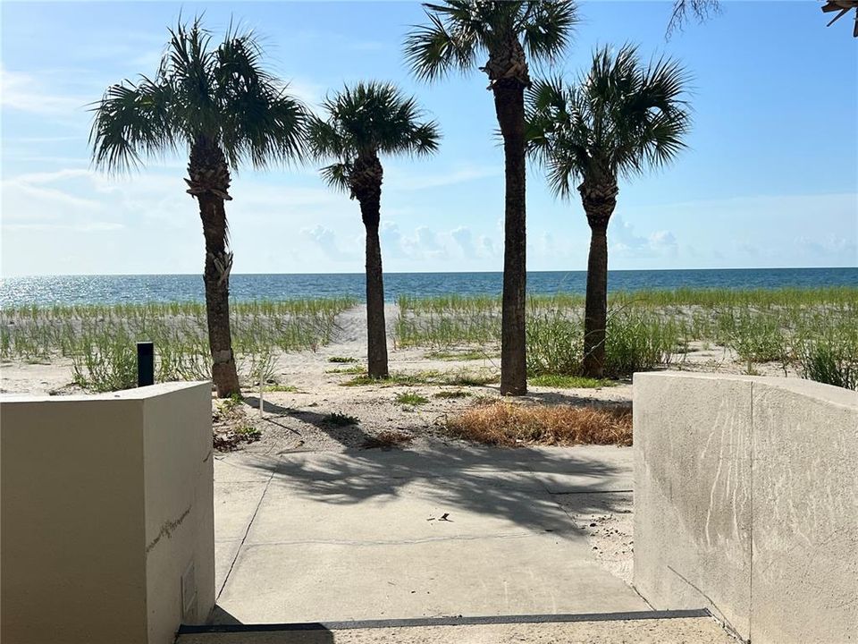 For Rent: $4,750 (3 beds, 3 baths, 1970 Square Feet)