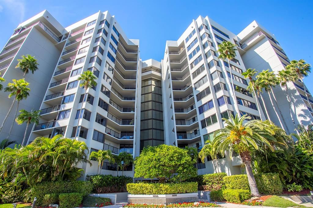 For Rent: $4,750 (3 beds, 3 baths, 1970 Square Feet)