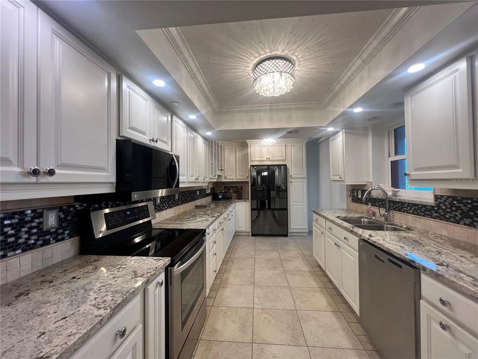 For Rent: $4,750 (3 beds, 3 baths, 1970 Square Feet)