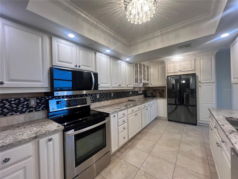 For Rent: $4,750 (3 beds, 3 baths, 1970 Square Feet)