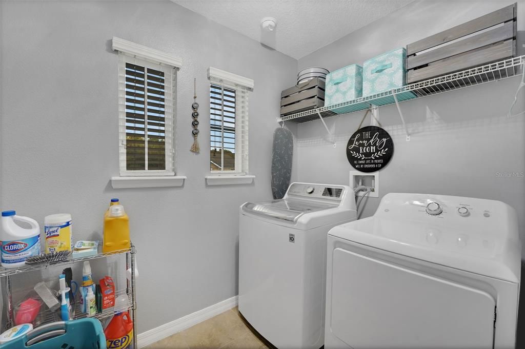 For Sale: $324,900 (3 beds, 2 baths, 1653 Square Feet)