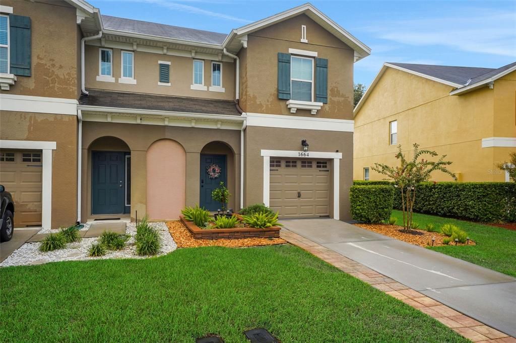 For Sale: $324,900 (3 beds, 2 baths, 1653 Square Feet)