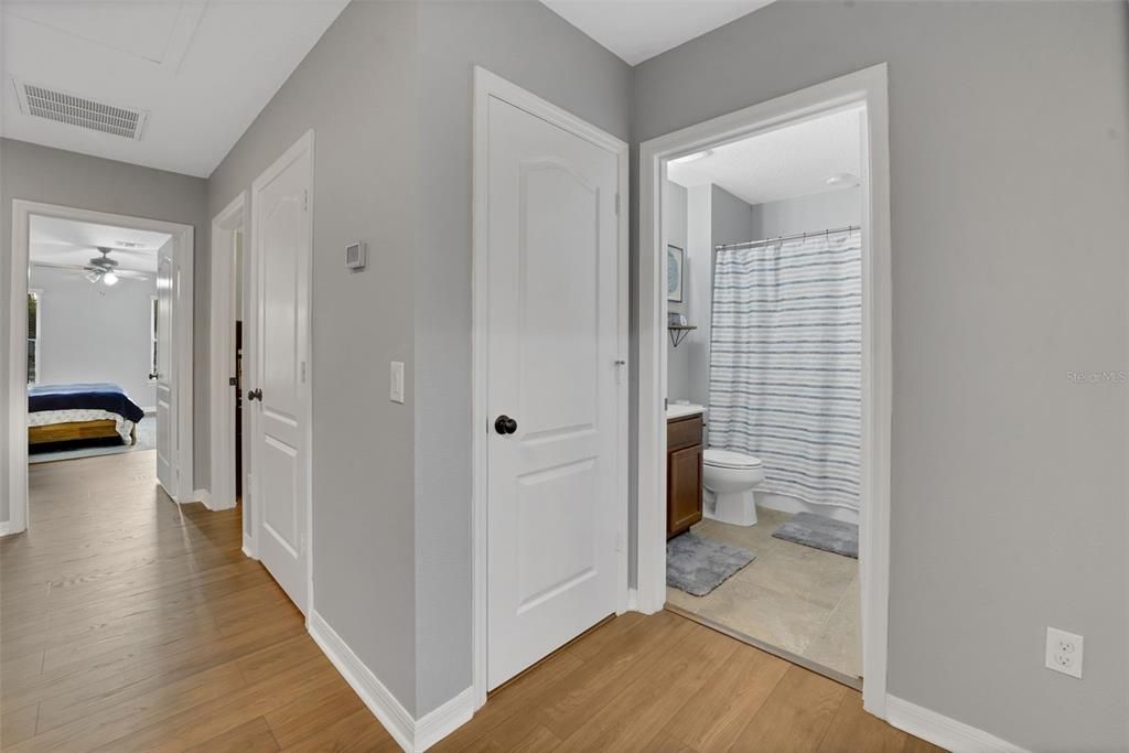 For Sale: $324,900 (3 beds, 2 baths, 1653 Square Feet)