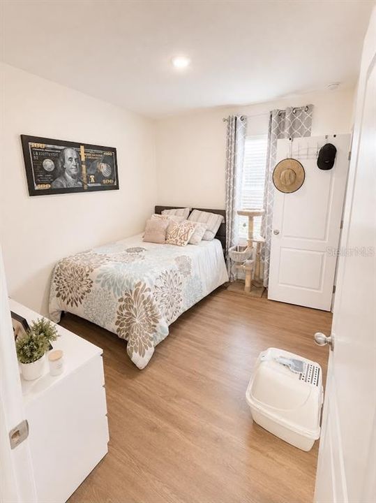 For Rent: $2,350 (4 beds, 2 baths, 1720 Square Feet)