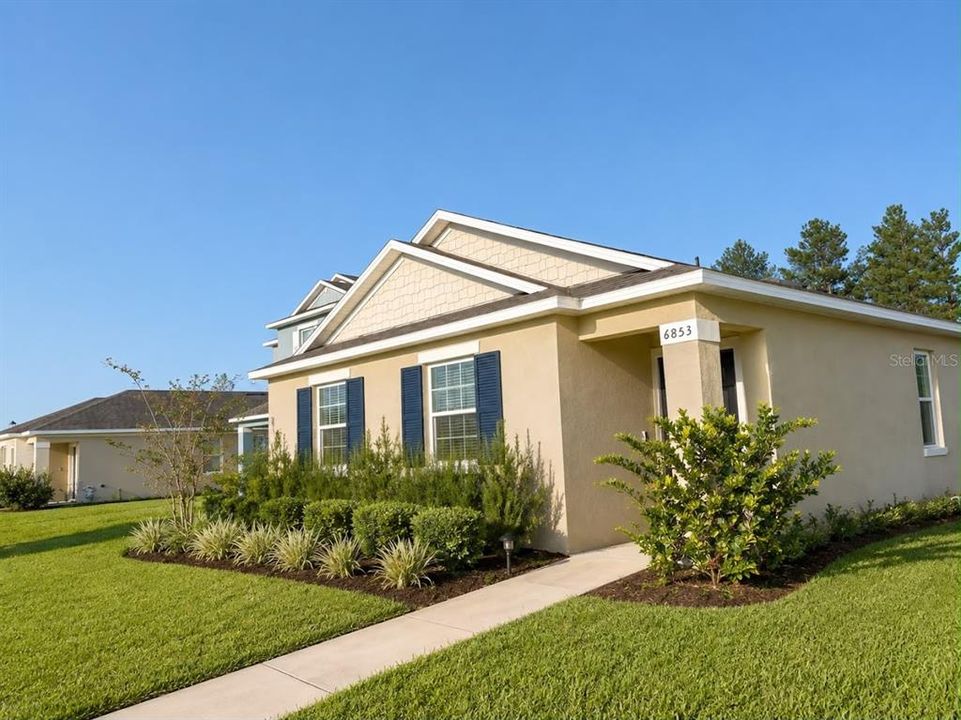 For Rent: $2,350 (4 beds, 2 baths, 1720 Square Feet)