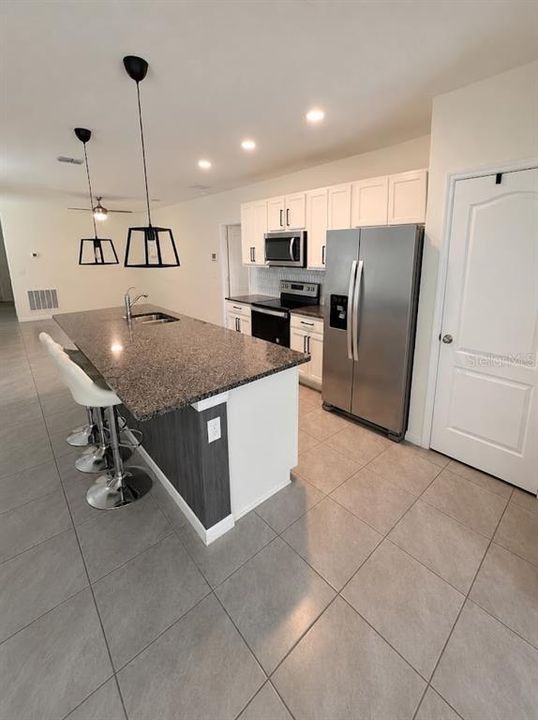 For Rent: $2,350 (4 beds, 2 baths, 1720 Square Feet)