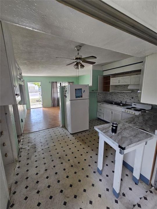En Venta: $149,900 (2 camas, 1 baños, 870 Pies cuadrados)