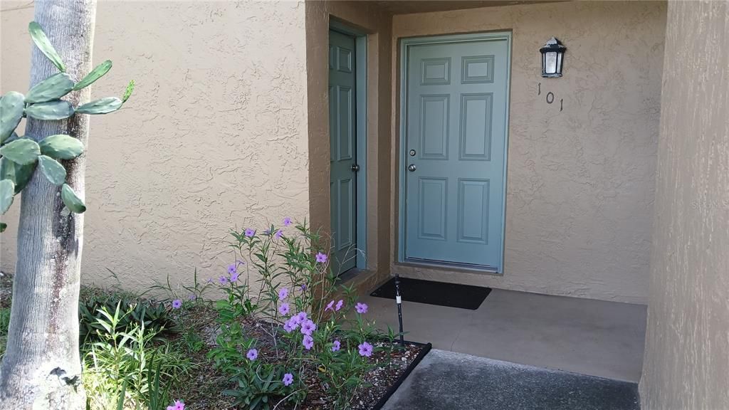 For Sale: $189,900 (2 beds, 2 baths, 1190 Square Feet)