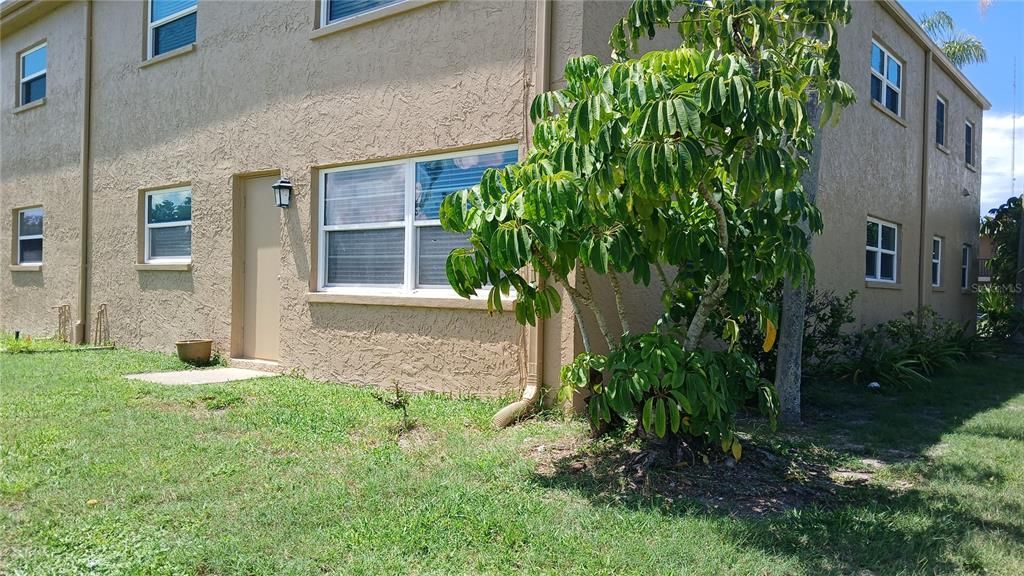 For Sale: $189,900 (2 beds, 2 baths, 1190 Square Feet)