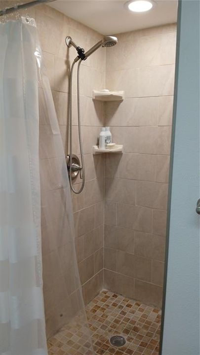 For Sale: $189,900 (2 beds, 2 baths, 1190 Square Feet)