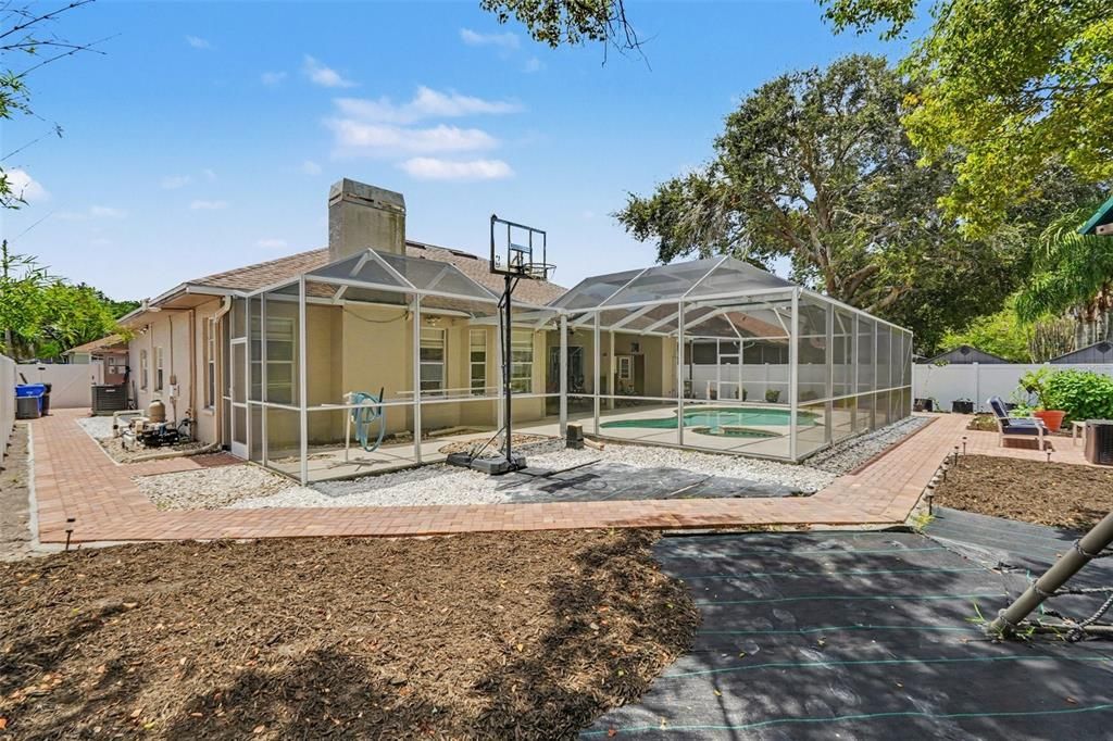 For Sale: $519,900 (4 beds, 2 baths, 2244 Square Feet)