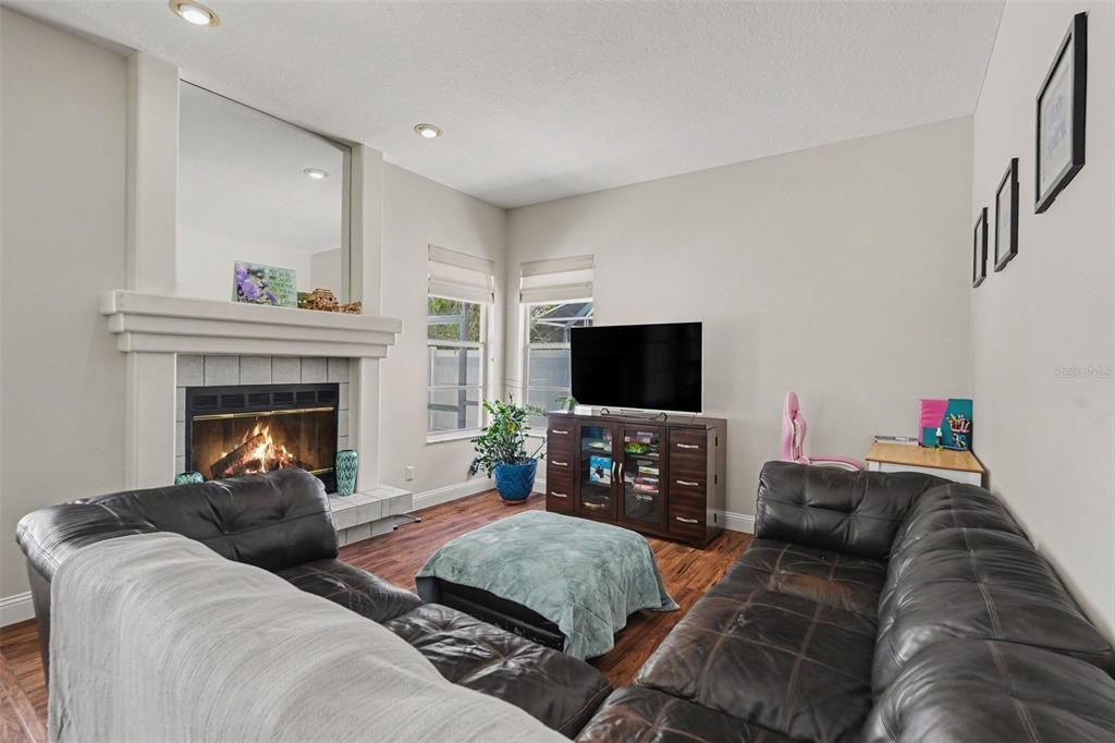 For Sale: $519,900 (4 beds, 2 baths, 2244 Square Feet)