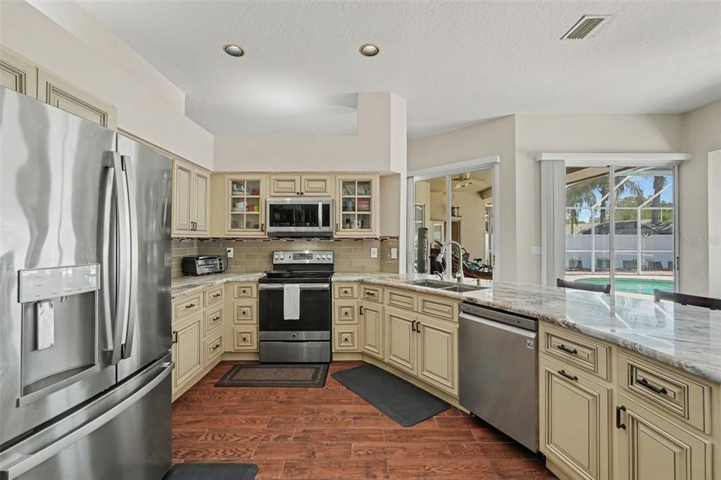 For Sale: $519,900 (4 beds, 2 baths, 2244 Square Feet)