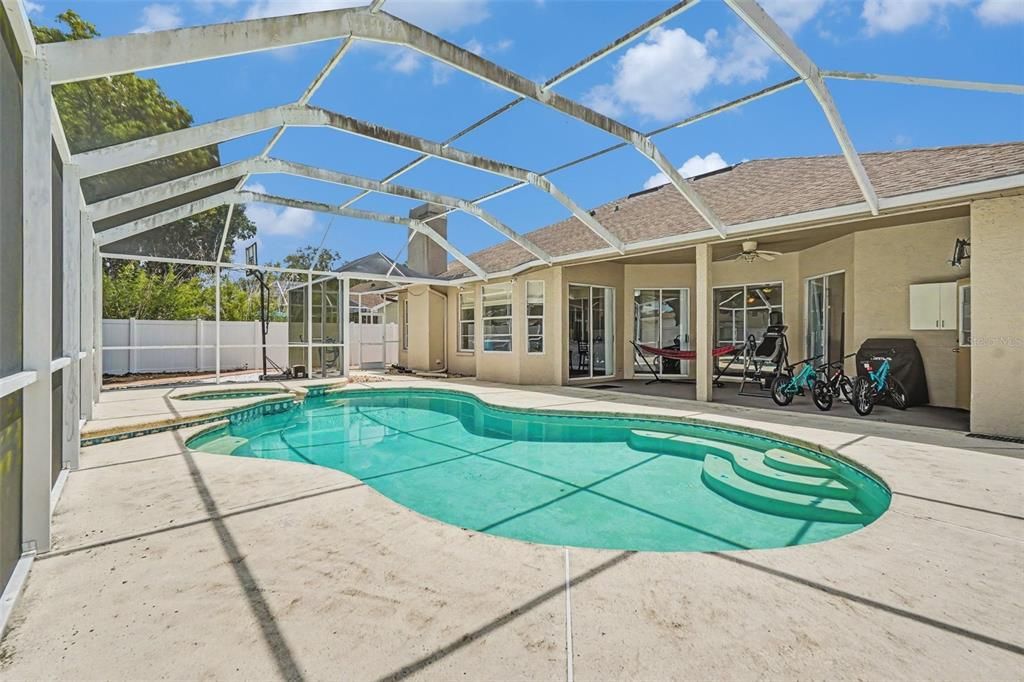 For Sale: $519,900 (4 beds, 2 baths, 2244 Square Feet)
