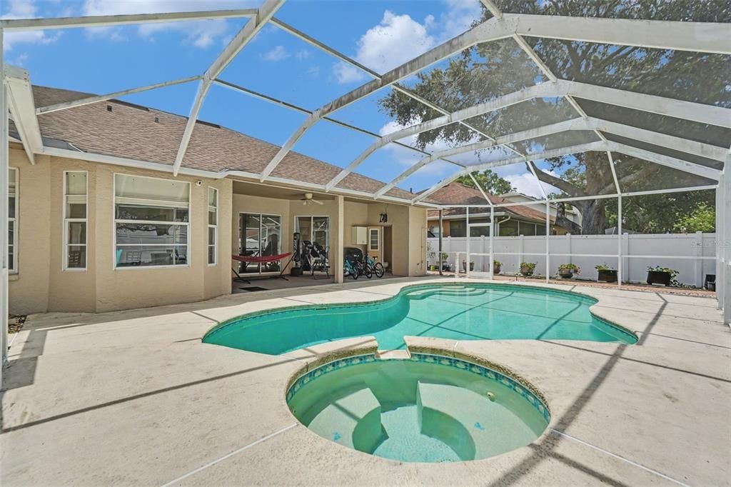 For Sale: $519,900 (4 beds, 2 baths, 2244 Square Feet)