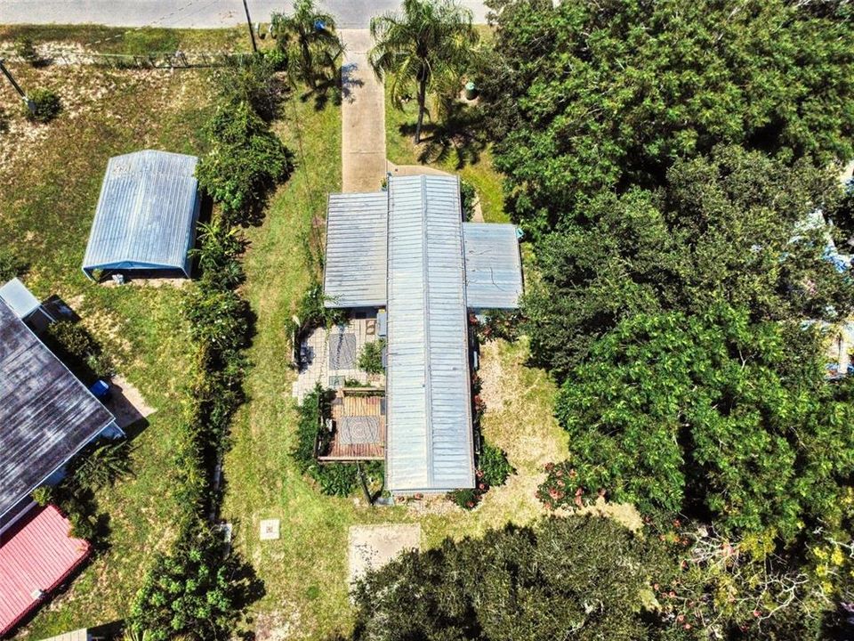 For Sale: $150,000 (2 beds, 1 baths, 822 Square Feet)