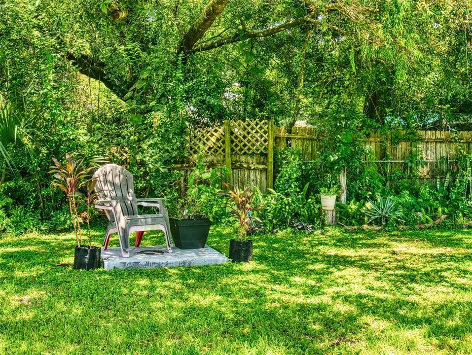 For Sale: $150,000 (2 beds, 1 baths, 822 Square Feet)