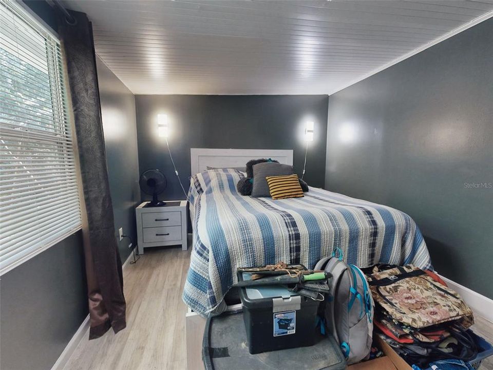 For Sale: $150,000 (2 beds, 1 baths, 822 Square Feet)