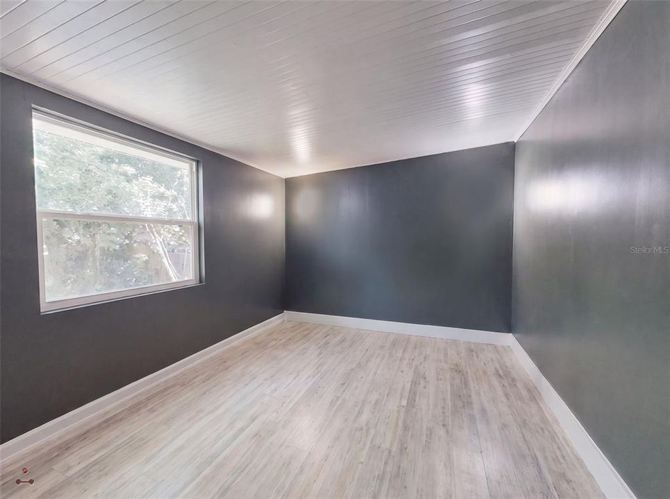For Sale: $150,000 (2 beds, 1 baths, 822 Square Feet)