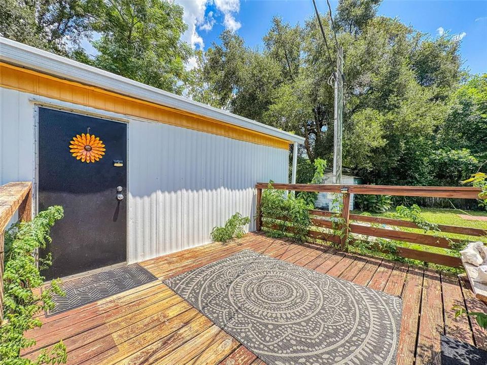 For Sale: $150,000 (2 beds, 1 baths, 822 Square Feet)