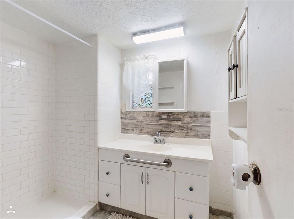 For Sale: $150,000 (2 beds, 1 baths, 822 Square Feet)