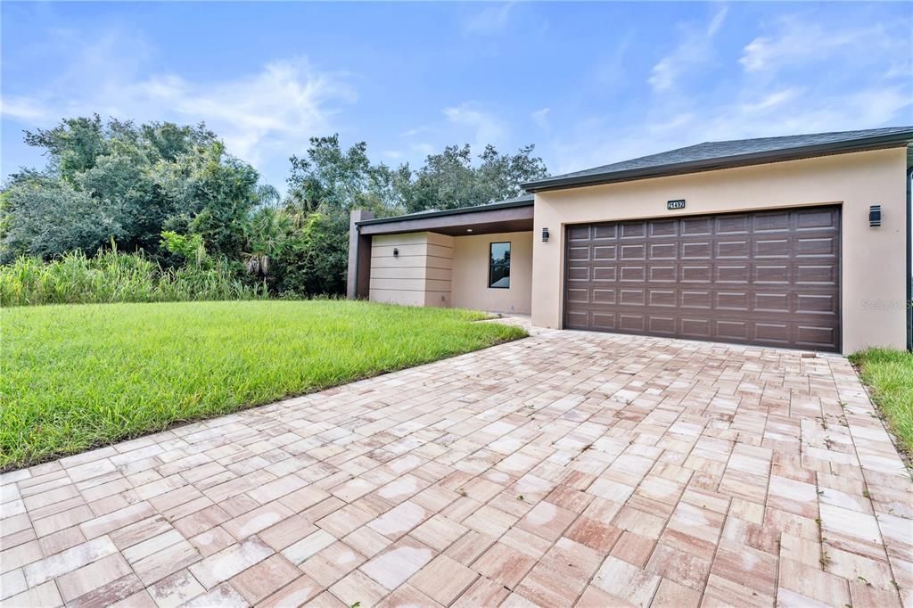 For Sale: $319,000 (3 beds, 2 baths, 1452 Square Feet)