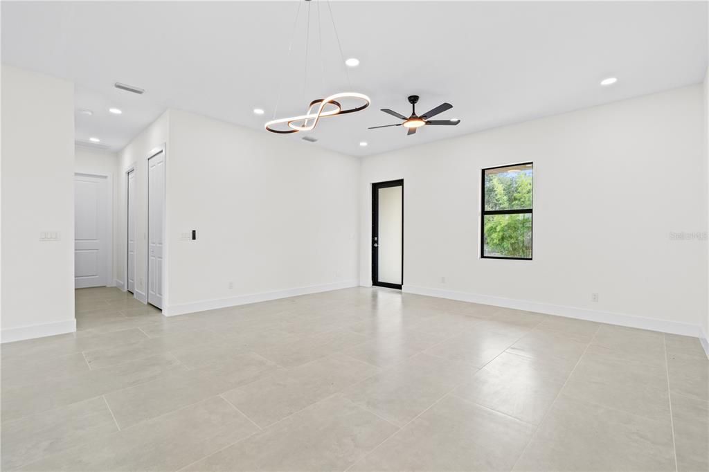 For Sale: $319,000 (3 beds, 2 baths, 1452 Square Feet)