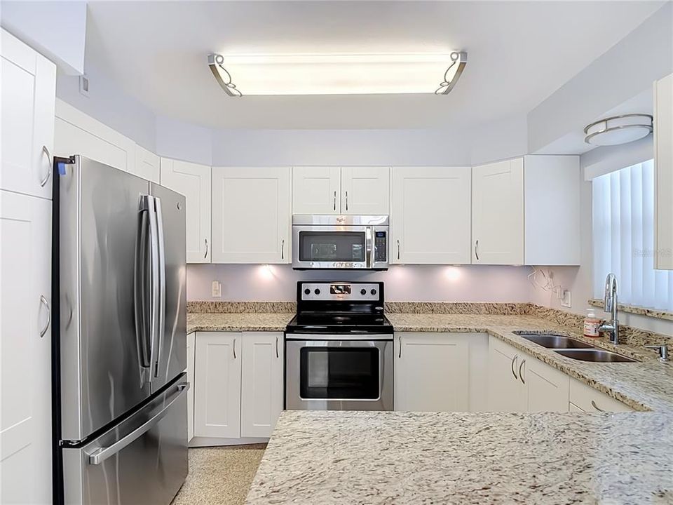 В аренду: $3,795 (3 спален, 2 ванн, 1440 Квадратных фут)